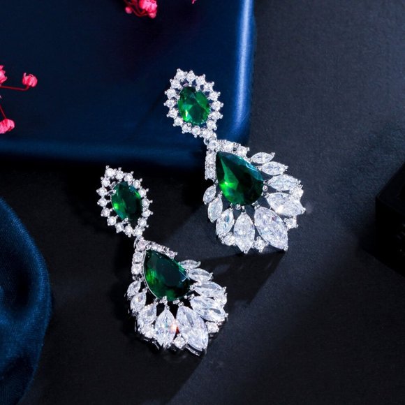 Emerald Green Elegant Chandelier Drop Cubic Zirconia Bridal Earrings - Picture 6 of 7